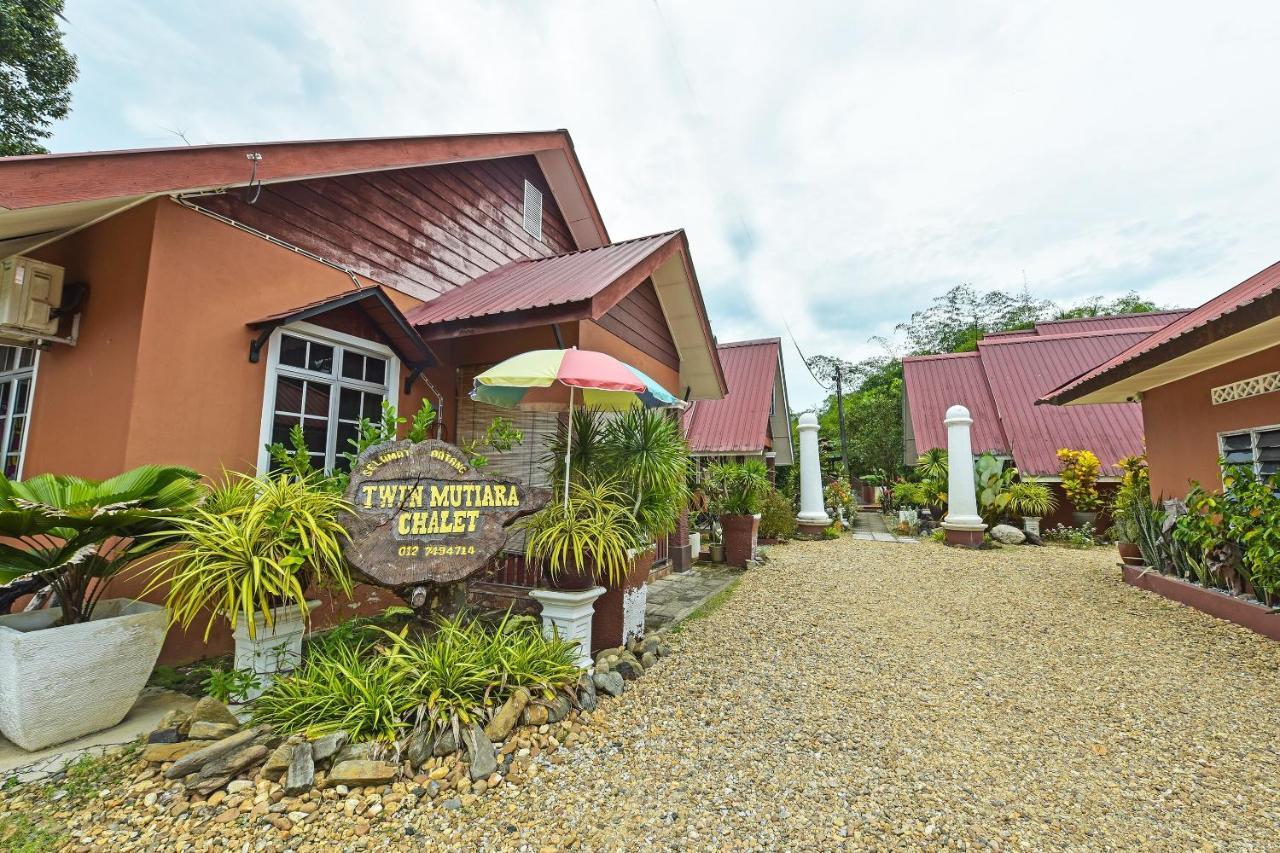 Oyo 90642 Twin Mutiara Chalet & Homestay Jeli Exterior photo