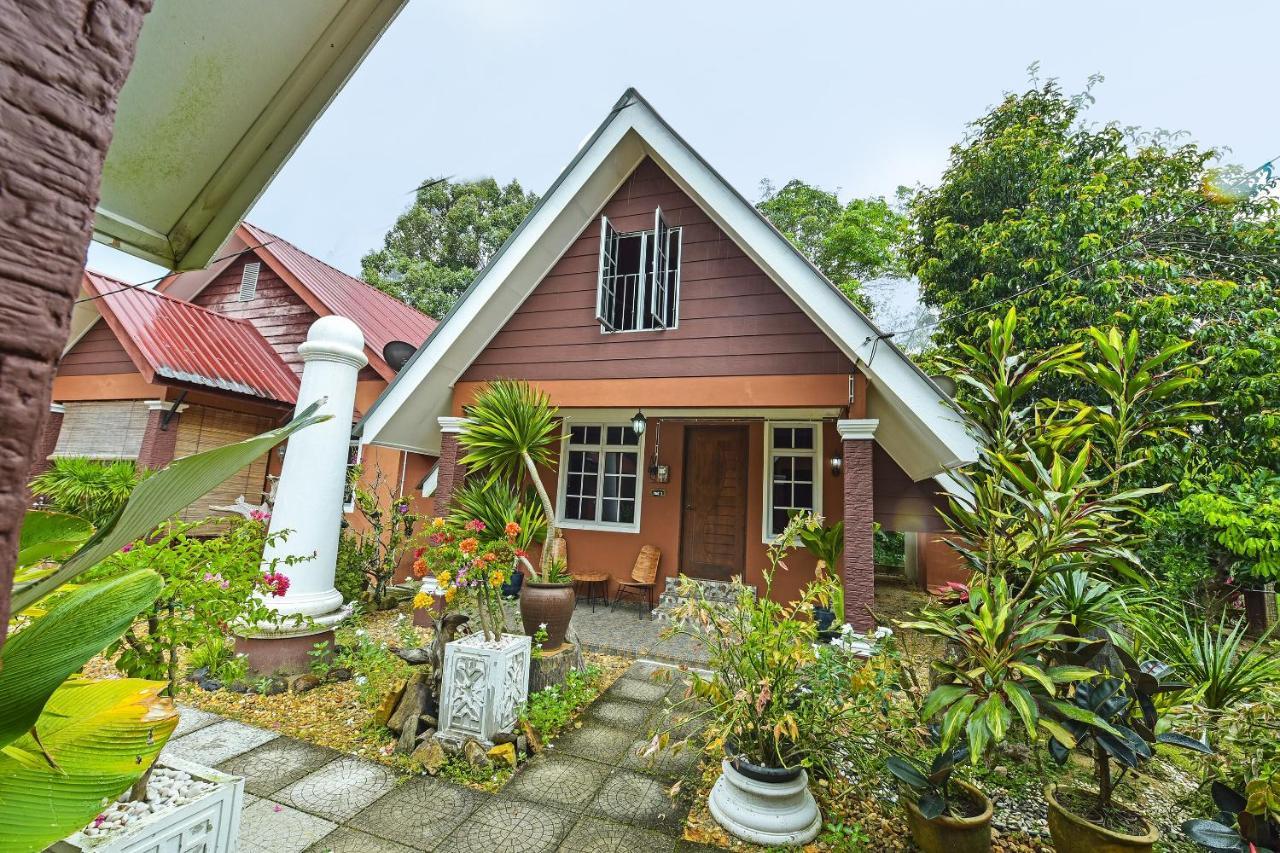 Oyo 90642 Twin Mutiara Chalet & Homestay Jeli Exterior photo