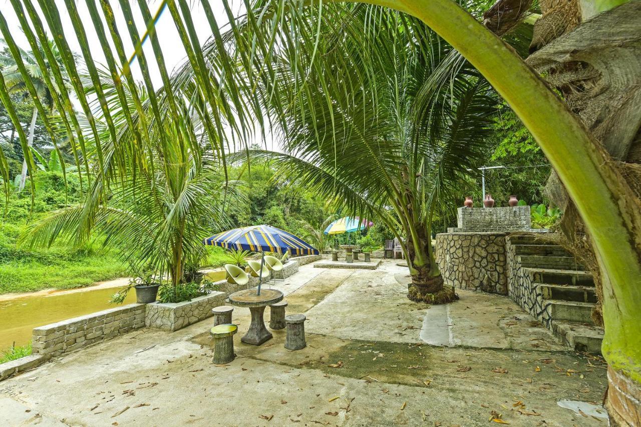 Oyo 90642 Twin Mutiara Chalet & Homestay Jeli Exterior photo