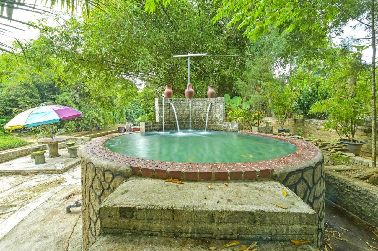 Oyo 90642 Twin Mutiara Chalet & Homestay Jeli Exterior photo