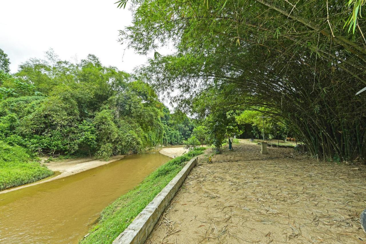 Oyo 90642 Twin Mutiara Chalet & Homestay Jeli Exterior photo